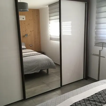 Au Jardin De Lina Лапутруа